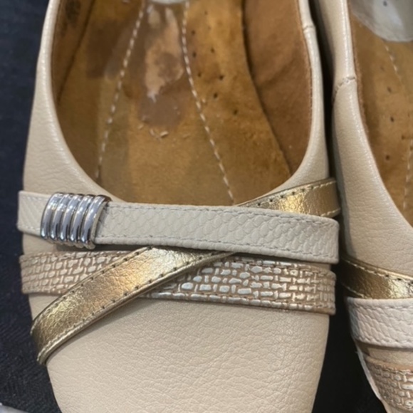 Tan Flats Size 6.5 - Picture 11 of 12
